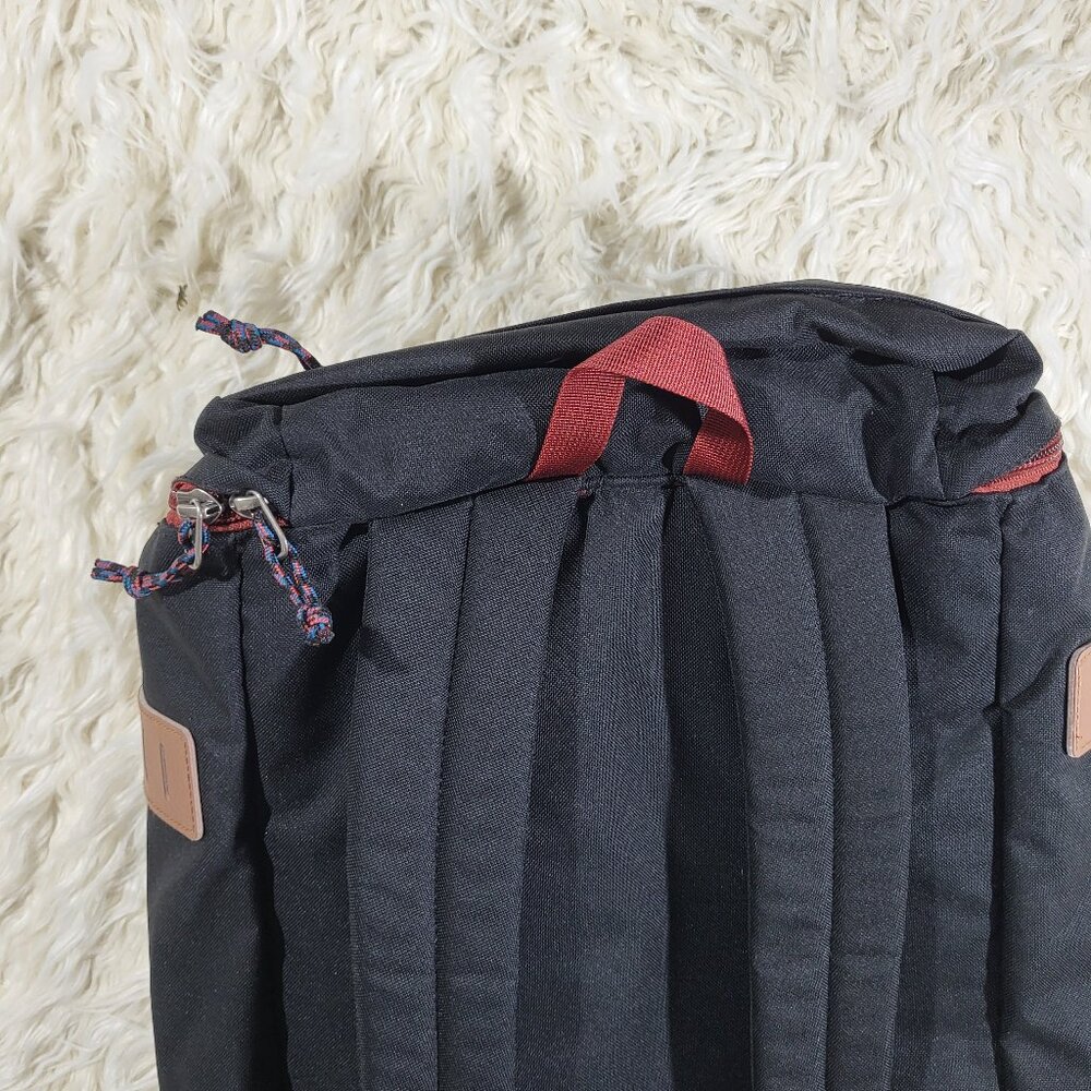 Patagonia * Goose Island Black Backpack Durable Outdoor Design - Picture 5 of 15